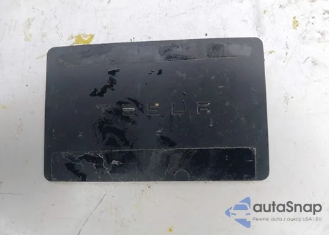 2018 Tesla Model 3 Long Range/Mid Range из США, поврежденный, VIN 5YJ3E1EA7JF035546